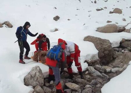 نجات کوهنوردان گم شده در مسیر صعود به سبلان
